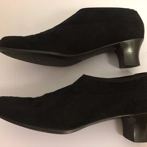 Munro 7.5M Sueded Black Bootie Pumps Heels